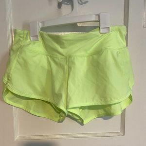 Lululemon neon yellow speed short 2.5“